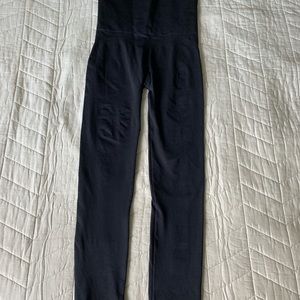 Seraphine post partum black leggings M